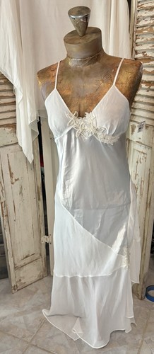 VTG 80's Frederick’s PEIGNOIR Set Sz M Silk Lace Pearl Nightie CoverIet NWT - Picture 10 of 13
