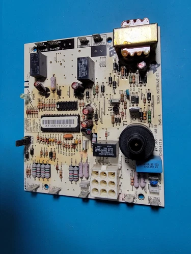 Trane CNT04716 Furnace Control Circuit Board X13651110010 used 