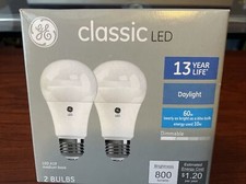 GE LED A19 Light Bulb 10W / 60W Equivalent 800 Lumens Daylight Dimmable 2-Pack