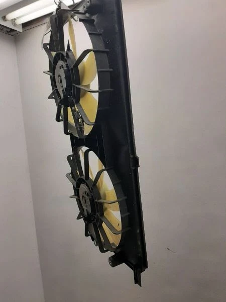 Conjunto de motor de ventilador de radiador y paquete de limusina 06-11 Cadillac DTS 21999691 Foto 2 de 4