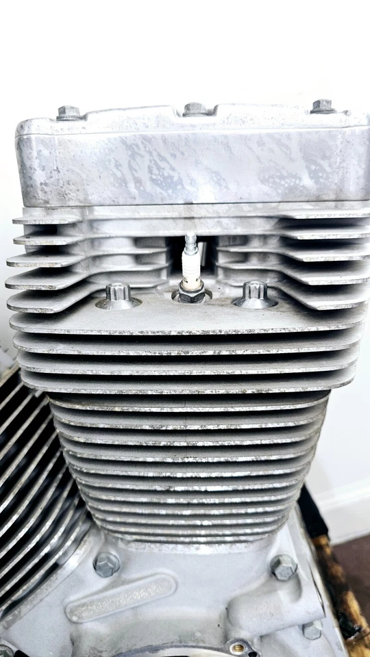 Harley Dyna Super Glide 88CI 1450 2008 doble cámara motor A video poco kilometraje Foto 4 de 4