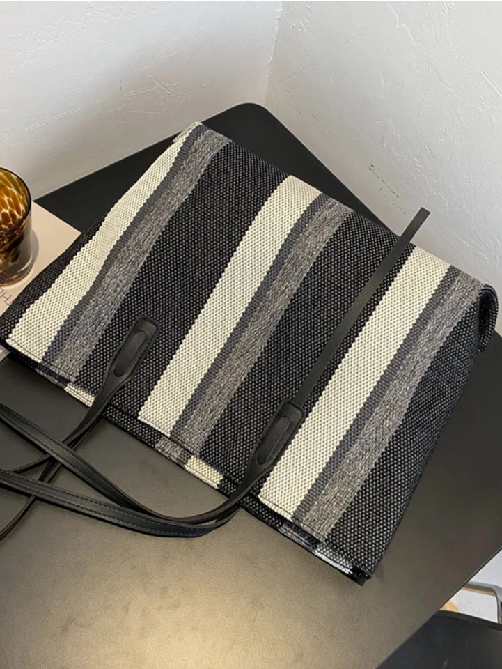 Bolso de hombro simple con patrón de rayas para mujer de moda de gran capacidad Foto 3 de 4