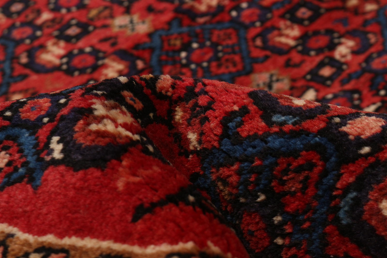 Vintage Hand-knotted Runner Rug 3'9" x 10'11" Traditional Oriental Wool Carpet