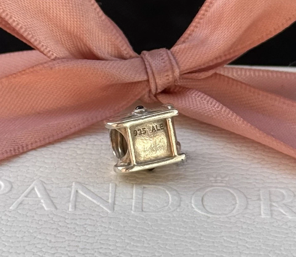 Original Pandora Charm „Schlitten“ Weihnachten 925 Silber #790562GA - Bild 2 von 2