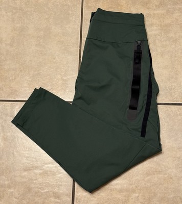 NWOT Nike Sportswear Tech Pack Woven Cargo Jogger Pants 30x28 Green 930281-060