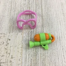 Bluey Figure Goggles and Water Squirt Toy Replacement Pool Time Beach Day Blue