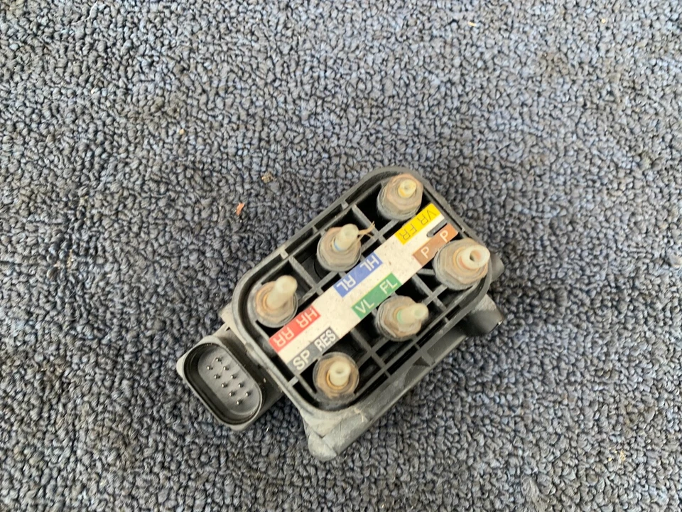 Módulo de suspensión neumática bloque de válvulas fabricante original Mercedes W221 S400 S550 Cl550 Foto 2 de 4