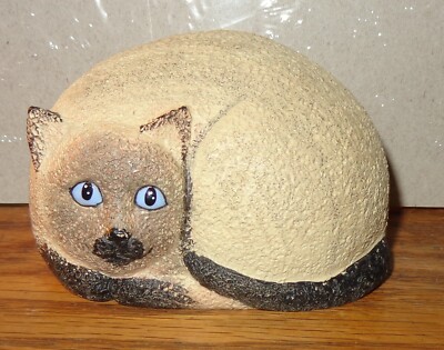 Sweet Ganz ''Fat Cat'' Figurine Resin Siamese Kitten with Blue Eyes 3.5'' W x 2.5 T