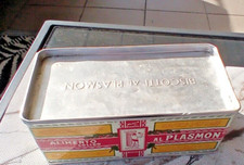 scatola di latta Biscotti al Plasmon a in ottimo stato anche se ha 50 anni