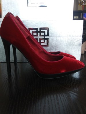 red heels size 4.5