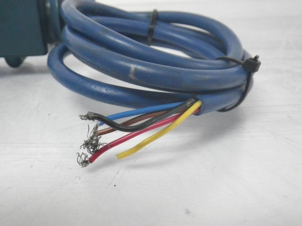 1350B-6511 1350B6511 Eaton Photoelectric Sensor ( Used and Tested ) - Image 3 of 4