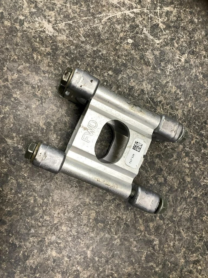 2020 Polaris Indy 800 XC XC800 Handle Bar Clamp Mount 83J - Image 2 of 2