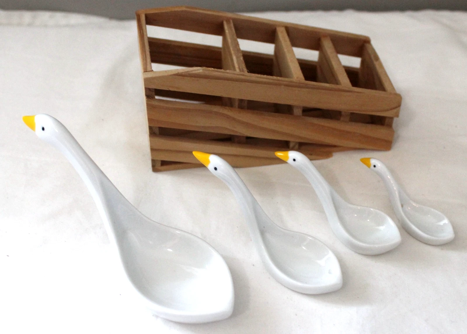 VINTAGE 90'S AVON GOOSE GEESE LOT 4 MEASURING SPOONS W/ WOOD HOLDER COUNTRYSIDE
Opens in a new windo