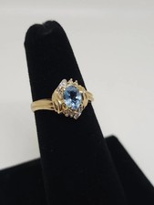 Anello di fidanzamento aureola acquamarina taglio ovale 2,95 ct oro giallo...