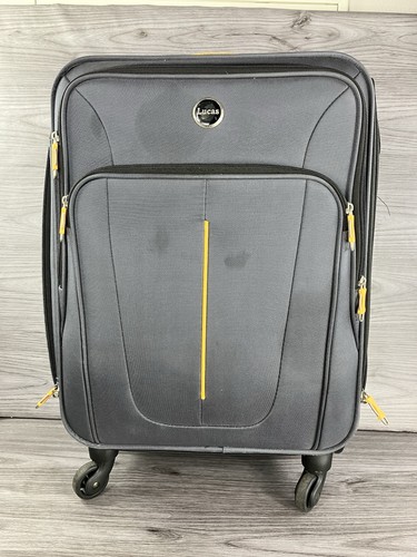 LUCAS ULTRA LIGHTWEIGHT CARRY ON LUGGAGE SPINNER WHEELS 21in