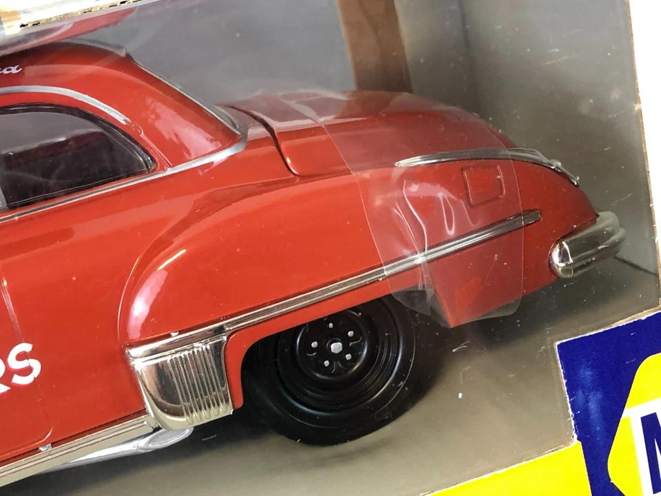 Action 1:24 Diecast NAPA RED BYRON 1949 OLDSMOBILE #22 Motores Ultramarinos Selados - Imagem 3 de 4