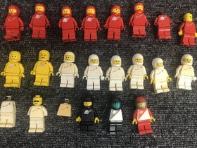 LEGO Space: Minifigure Lot x19 & Galaxy Commander (6980) incomplete