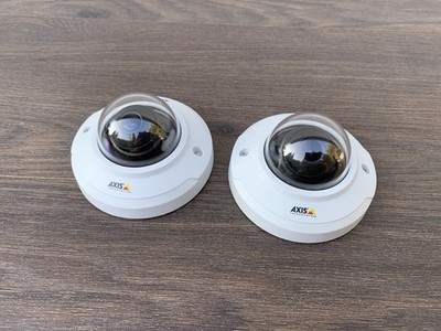 2 Stück AXIS M3044-V HDTV 720p mini Dome IP Netzwerk Kamera M30 PoE SD NAS