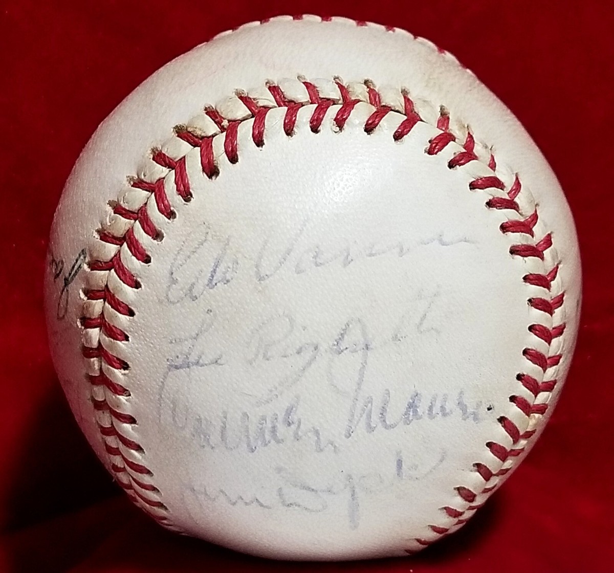 LEFTY O'DOUL Signed Ball 1957 Seattle Rainiers Team PCL 50s