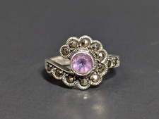 A 925 Sterling Silver Amethyst Marcasite Ring Size 6