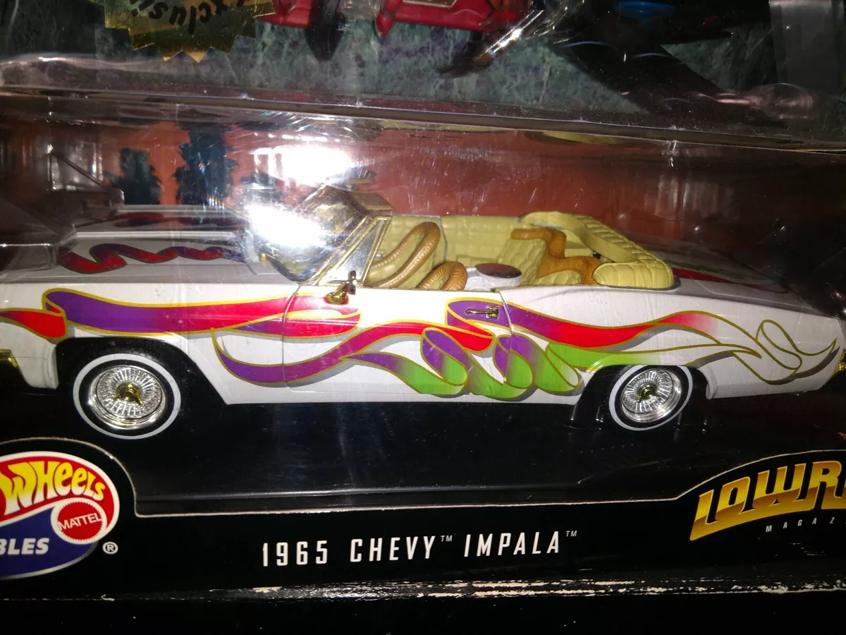 Hot Wheels Chevrolet Impala 1965 1:18 diecast car 1999 Chevy pair