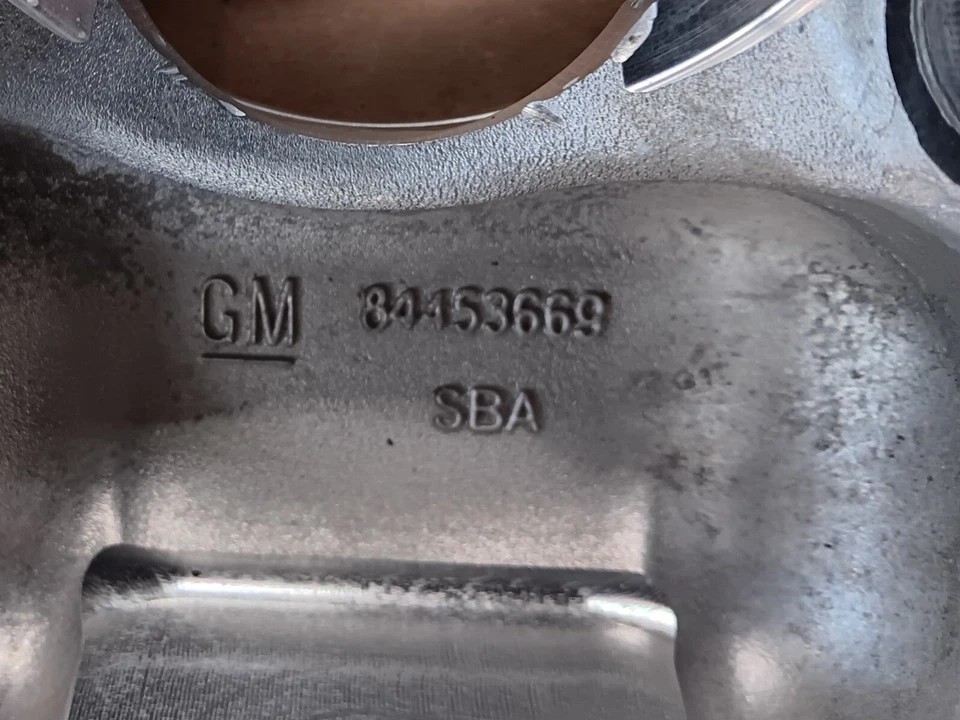 22-2024 GMC Sierra 1500 Steering Knuckle Set L&R Take Offs GM 84453668/84453669 - Image 4 of 4