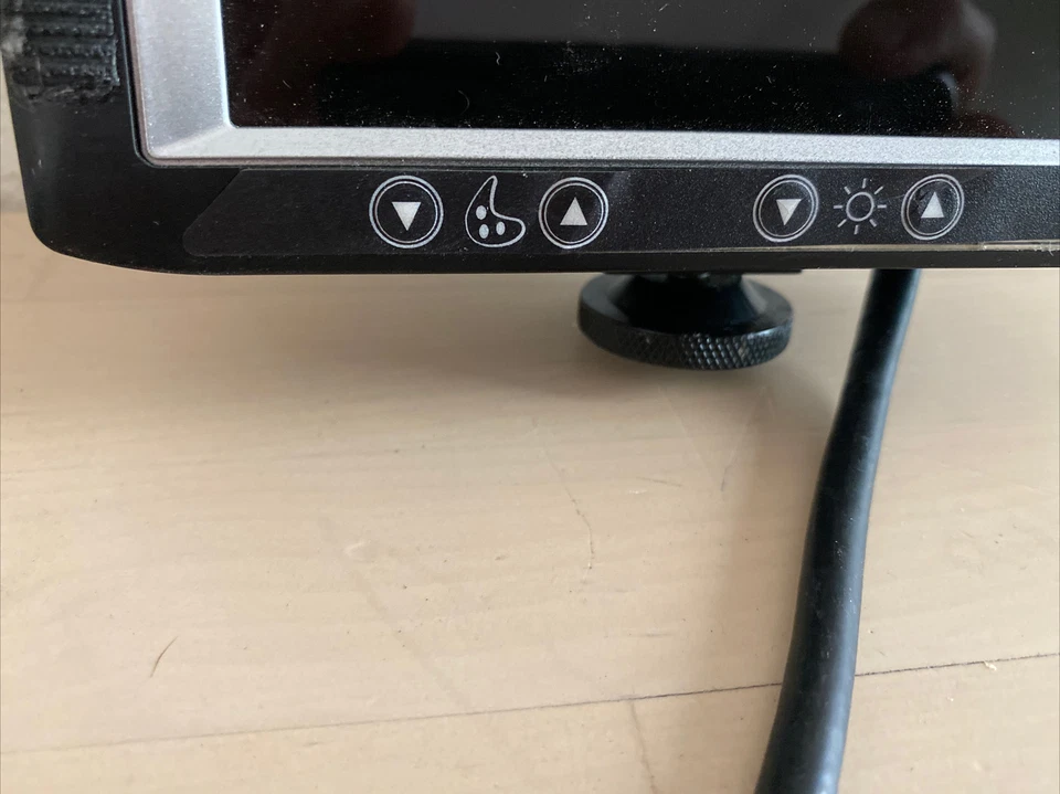 VariZoom ALM-56S1NS 5.6" LCD Color Monitor SOLD AS IS FOR PARTS / REPAIR - Image 3 of 4