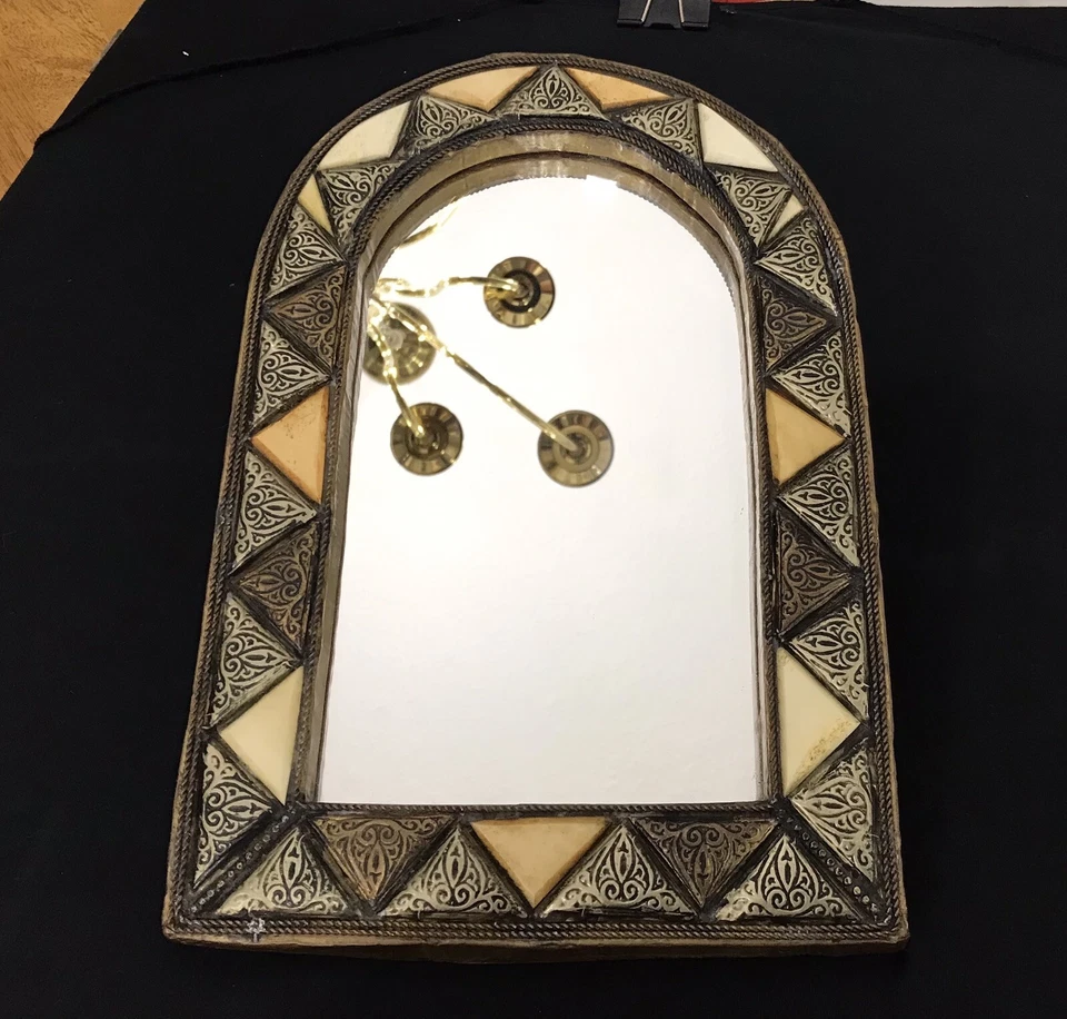 "Espejo de pared antiguo marroquí - latón, hueso, vidrio - 12,5"" x 8,5""" Foto 2 de 3
