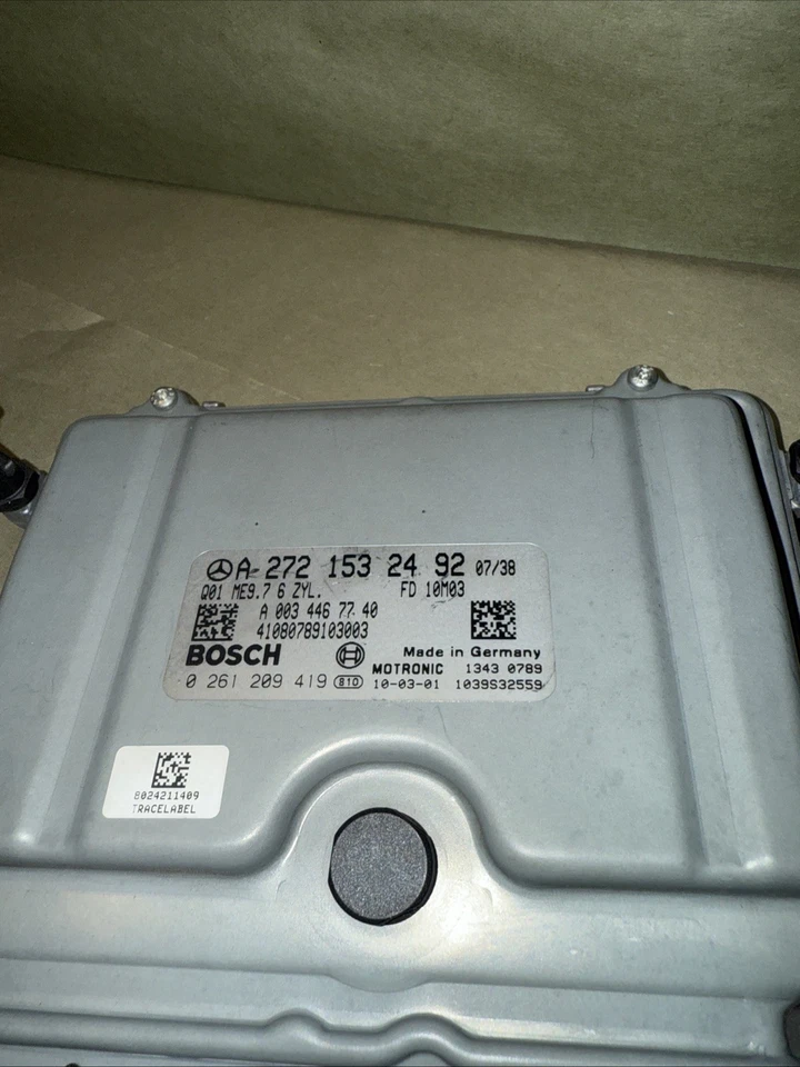 08-12 Unidad de módulo de control del motor ECM ECU 2721532492 OEM MERCEDES W204 C300 E350 Foto 2 de 3