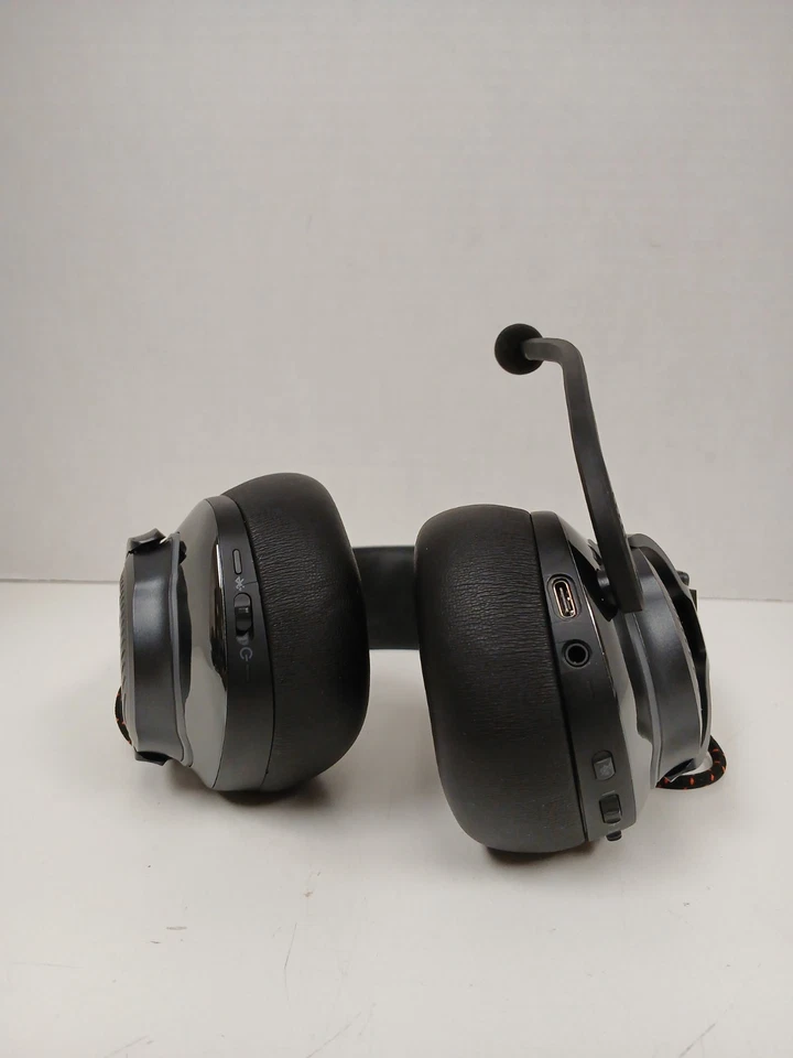 Auriculares inalámbricos para juegos JBL Quantum 810, negros Foto 3 de 4