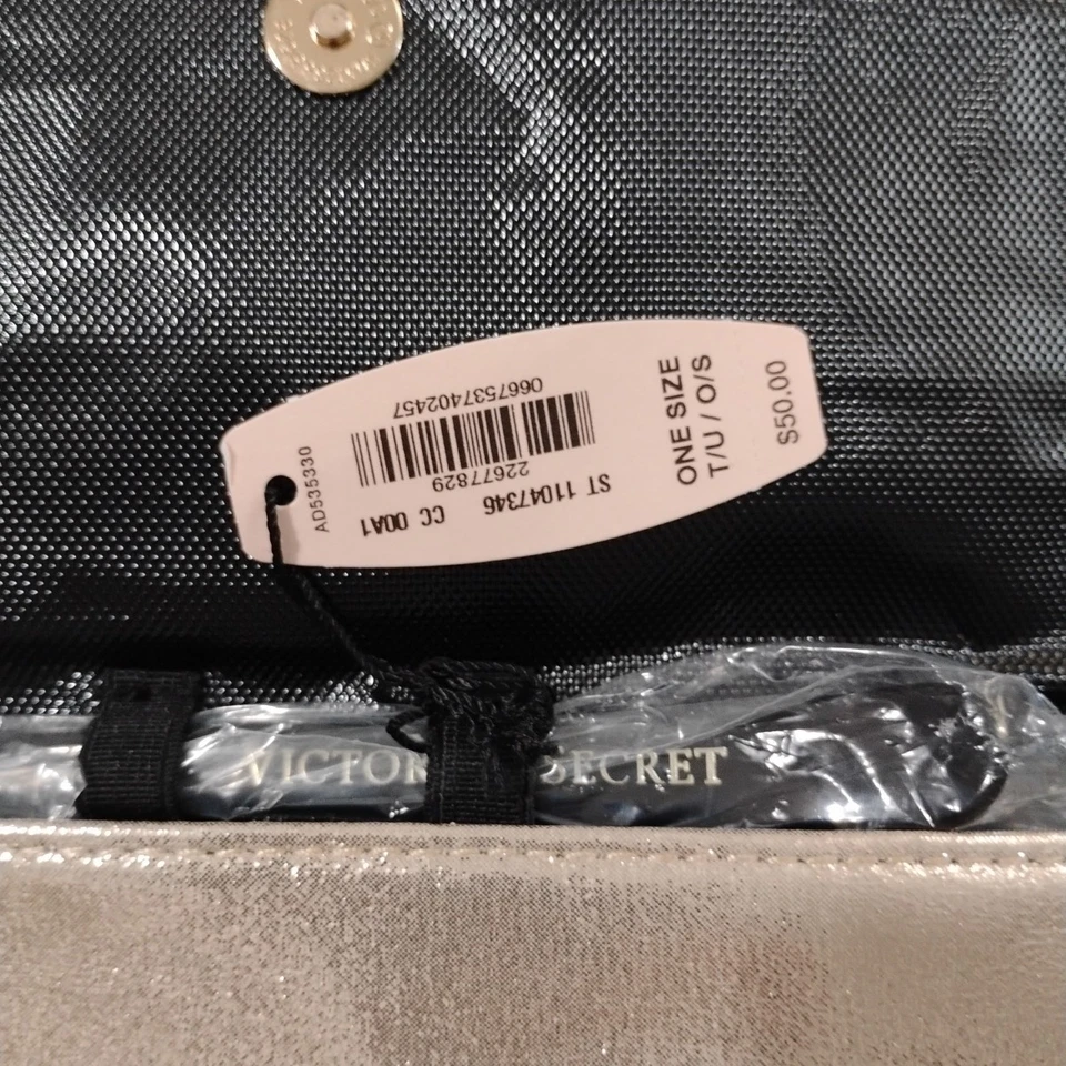 Victoria’s Secret Travel Mini Hermoso Estuche Metálico Dorado para Mini Hierro  Foto 4 de 4