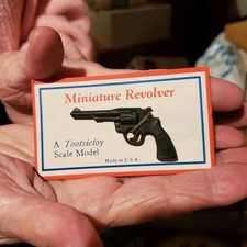 Tootsietoy Vintage Miniature Revolver Scale Model Toy, Made in USA