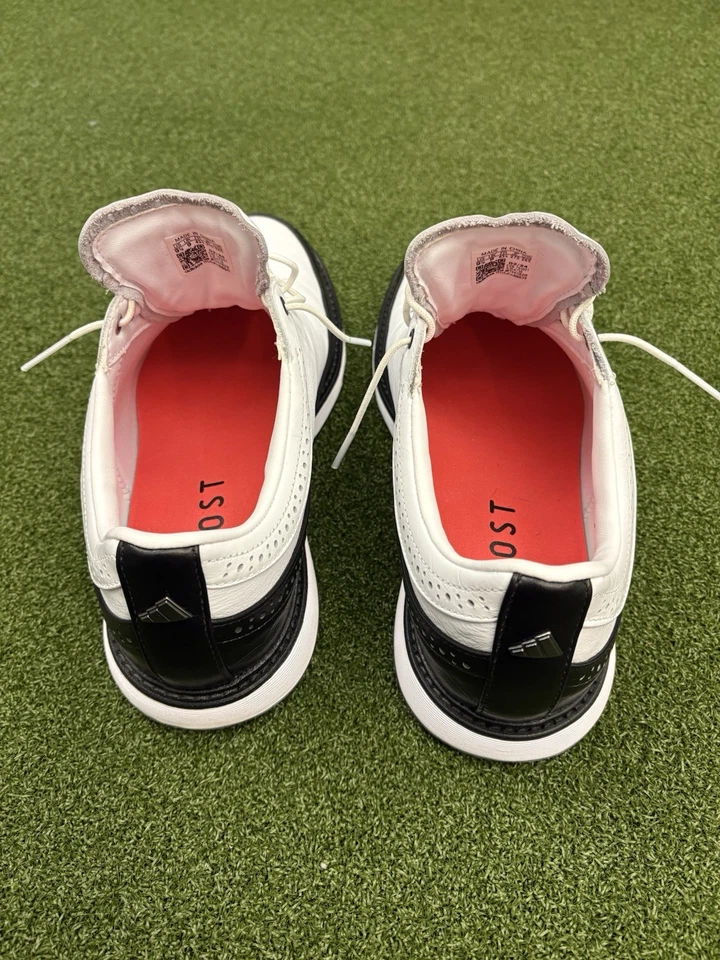 Zapatos de golf Adidas MC80 Oxford sin clavos para hombre (9,5, negro/blanco) Foto 3 de 4