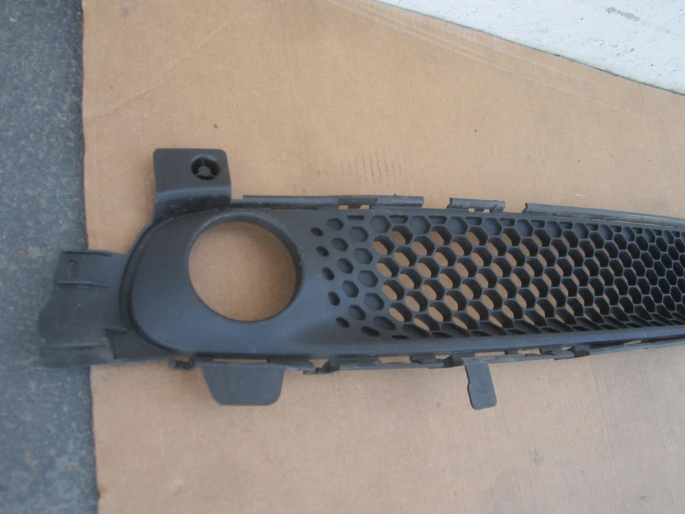 OS30622 SMART FORTWO CUPÉ 2015 2016 2017 2018 PARACHOQUES DELANTERO PARRILLA CENTRAL OEM Foto 2 de 4