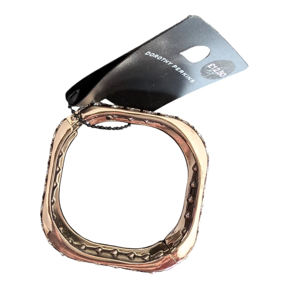 colar de bijuterias - Imagem 2 de 4