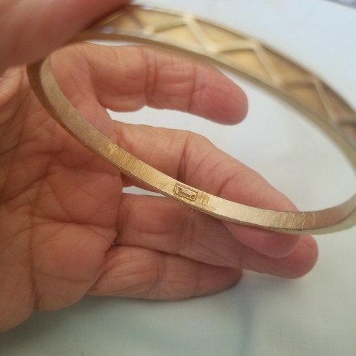 VINTAGE CROWN TRIFARI GOLD PLATED ZIG ZAG BANGLE BRACELET - Picture 3 of 8