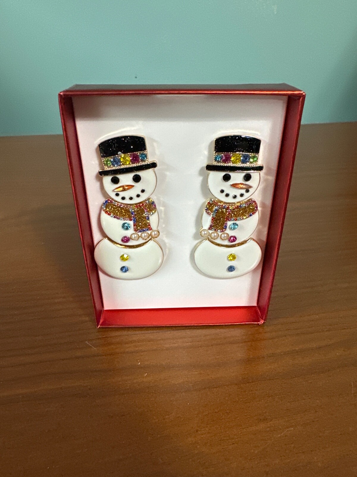 Large Movable Dangle Snowman pierced earrings