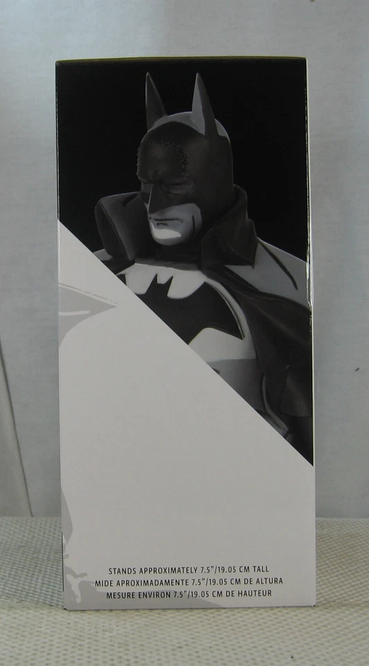 Batman Black and White Statue Mike Mignola Gotham by Gaslight Version NEW SEALED - Image 3 of 4