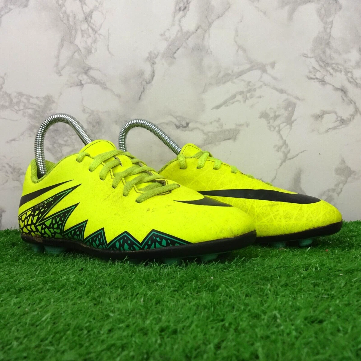 Hypervenom hotsell kids shoes