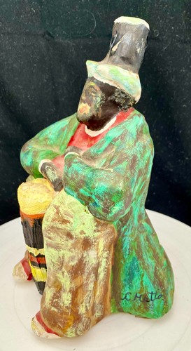 CECILIA MATTOS, PAPEL MACHÉ, HOMBRE CON PANDERETA 9", DE LA SERIE FIGARI, 2002 g - Imagen 7 de 11
