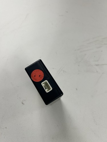 2011-2017 LEXUS CT200H BATTERY MAYDAY CONTROL MODULE 86777-0W060 - Picture 4 of 7
