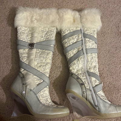 Baby Phat Women s 8 Knee High White/Silver Wedge Zip Faux Fur Trim Boots Vintage