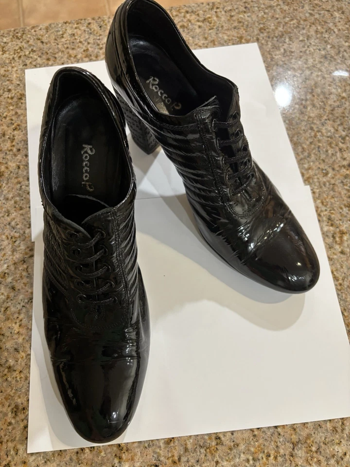 Zapatos para mujer Rocco P. talla 40 5 charol negro hechos en Italia usados de colección Foto 3 de 4