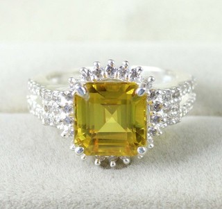 Natural 7.85 Ct Yellow Sapphire Octagon Gemstone Certified Ring Gift For Partner