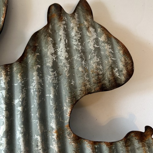 Rustic Steel Garden/Indoor Squirrel Ornament Art Gift - 11 in x 12 inch - Picture 5 of 6