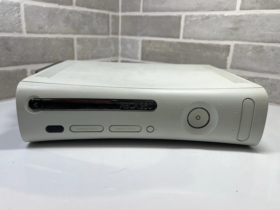 Microsoft Xbox 360 120GB White Console w/ Power Supply And 2 Controllers - Works - Image 2 of 4