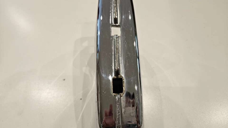 MERCEDES BENZ W113 230SL 250SL 280SL, PROTECTOR PARACHOQUES DELANTERO DERECHO Foto 3 de 3