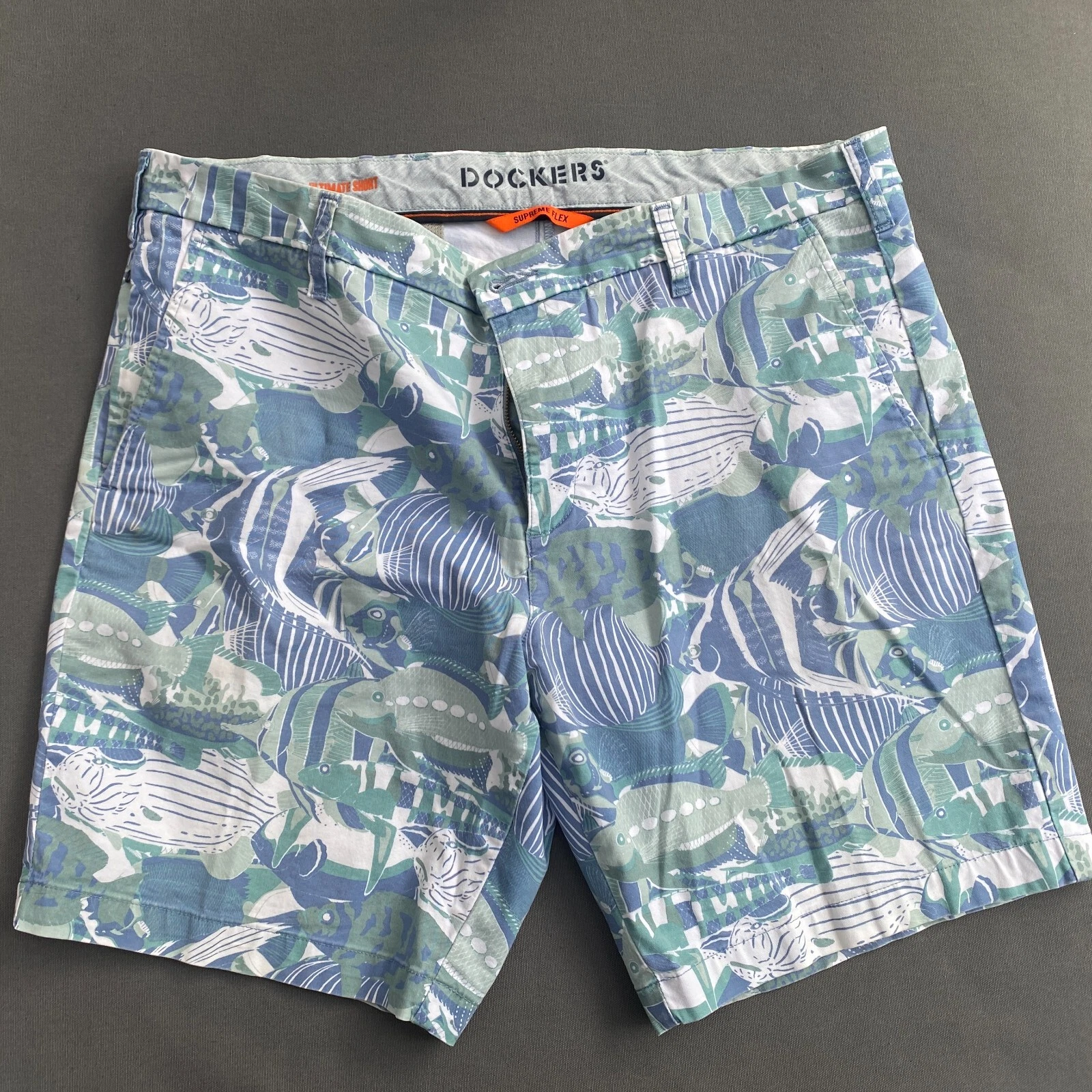 Short décontracté Dockers Supreme bleu vert Ultimate Flex imprimé poisson excellent état taille 36