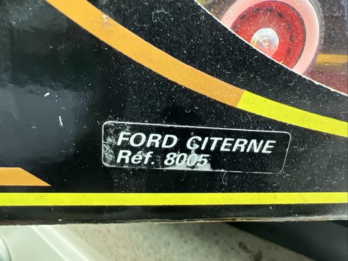 Solido Metal Prestige #8005 Ford Citerne Providence RI Fire Dept Tanker - Picture 9 of 9
