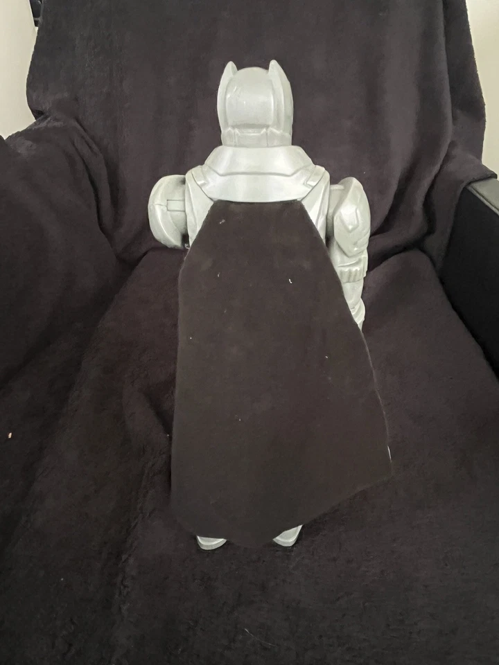 "Figura de acción blindada de Batman 12"" Mattel 2015 DPH37 DC Comics coleccionable" Foto 4 de 4